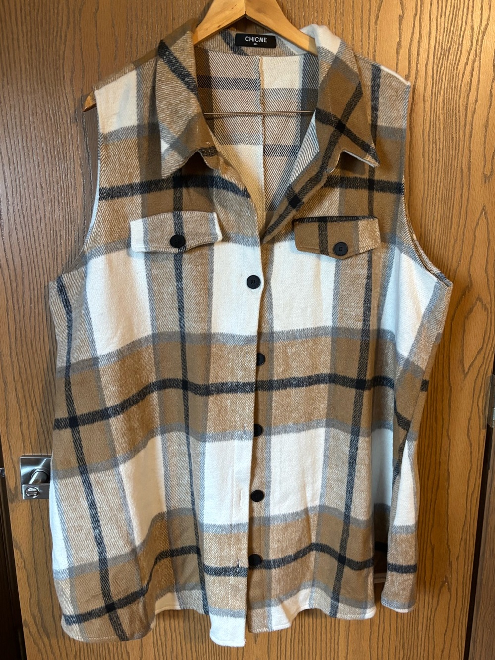 chicme 5x Plaid Sleeveless Button-Front Shirt Vest in Cream, Tan and Black